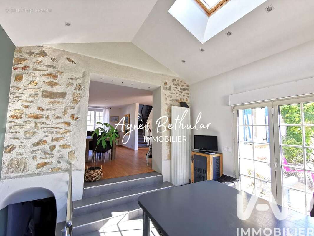 Photo 8 - Maison à SAULX-LES-CHARTREUX