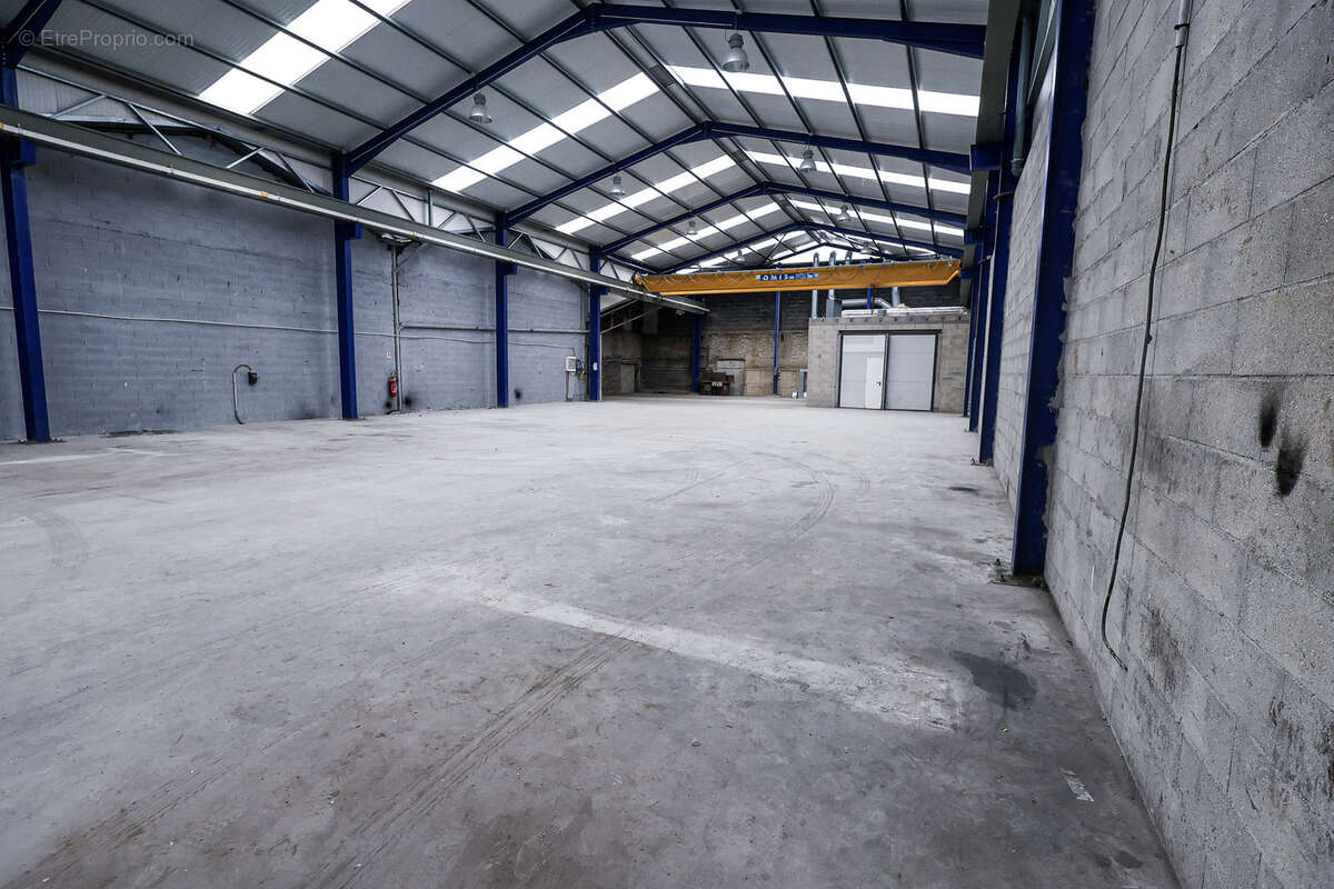 Commerce à SAINT-GERMAIN-LAVAL