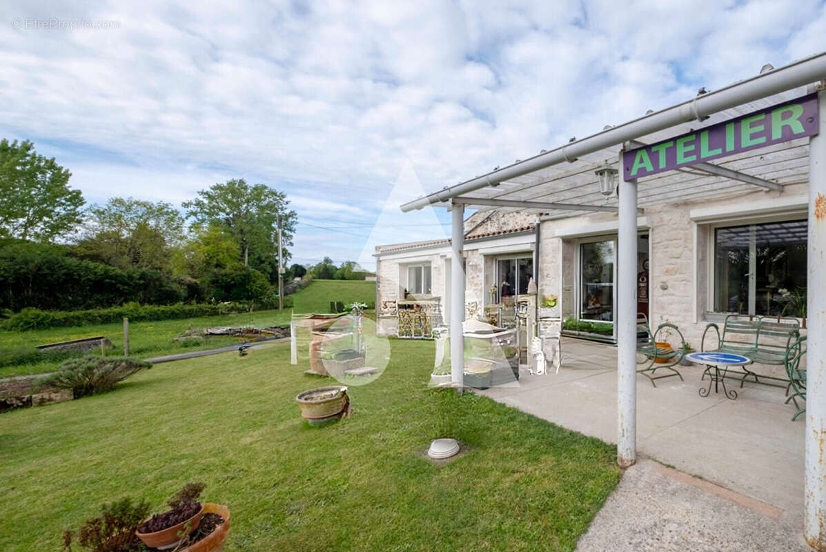 Maison à CHERMIGNAC