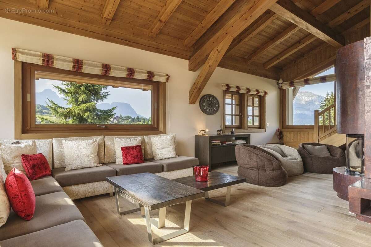 Maison à DEMI-QUARTIER