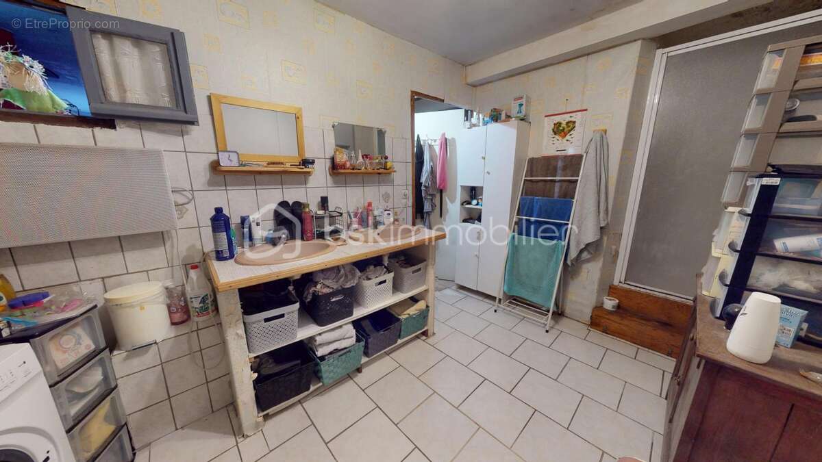 Maison à COURCELLES