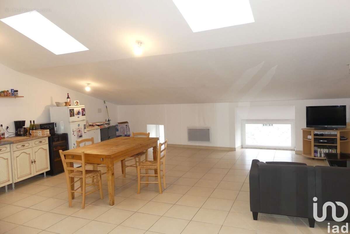 Photo 3 - Commerce à BURZET