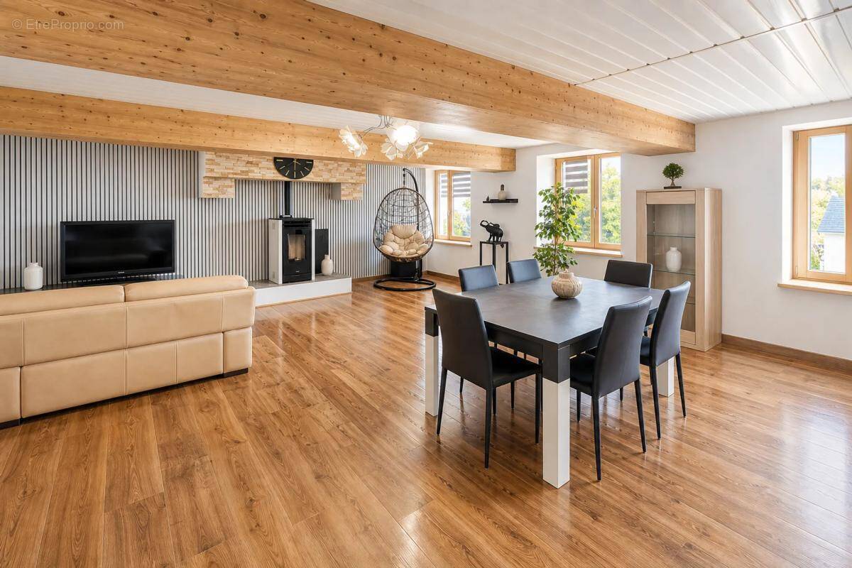 Maison à PERRIERS-EN-BEAUFICEL