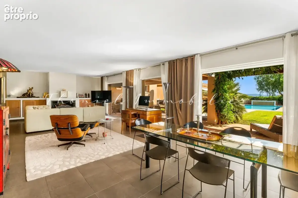 À vendre à Grimaud : Propriété provençale d’exception au cœur du Golfe de Saint-Tropez - photo 4