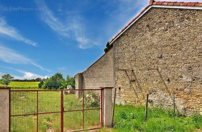 Longère de charme de 123m2 à rénover , vue degagee – potentiel gîte touristique - photo 4