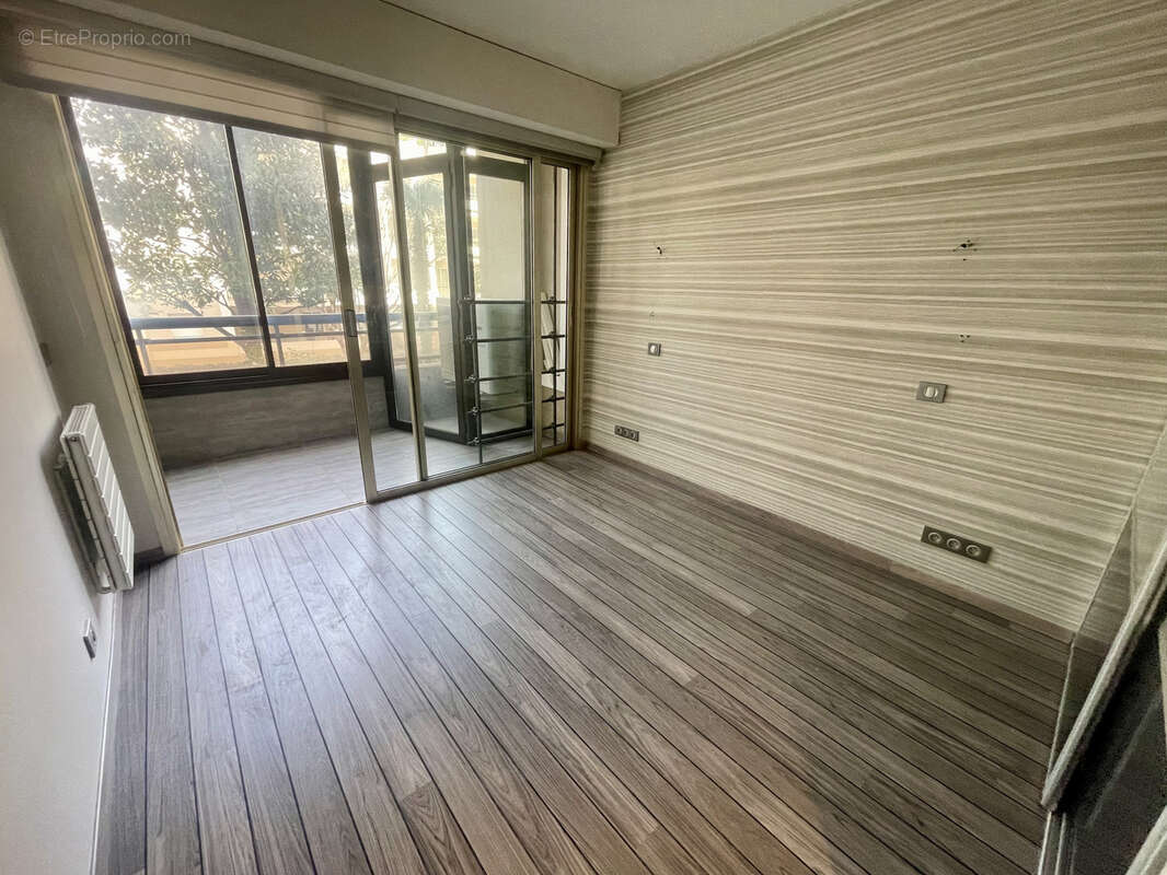Juan les pins, le center bay, beau 3 pieces vue mer - photo 4
