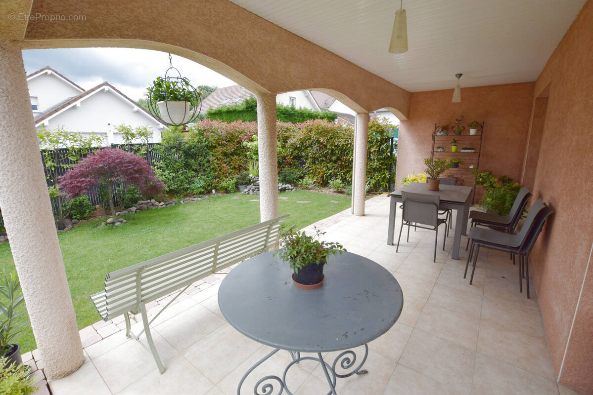 Maison à VIEUX-CHARMONT