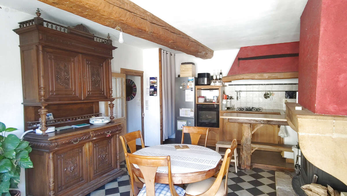 Maison de village en pierres avec balcon - photo 4