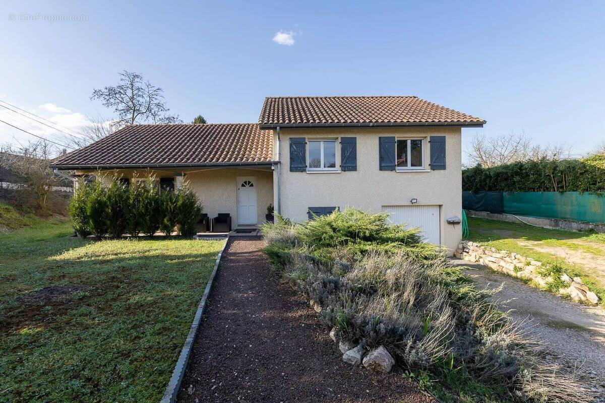 Maison à MONTALIEU-VERCIEU