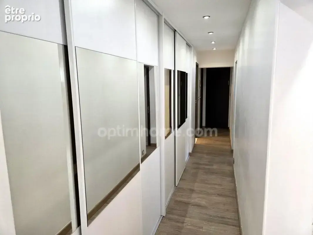 Appartement 5 pièces - 2ème étage - 102 m2 - Cave et Place de Parking - 212 000 € FAI - photo 9