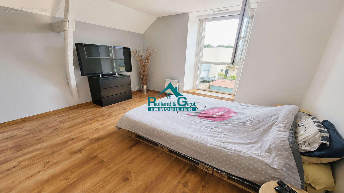 Maison de charme à vendre à Saint Aubin d'Aubigné - 5 pièces, 95.98 m² - photo 7