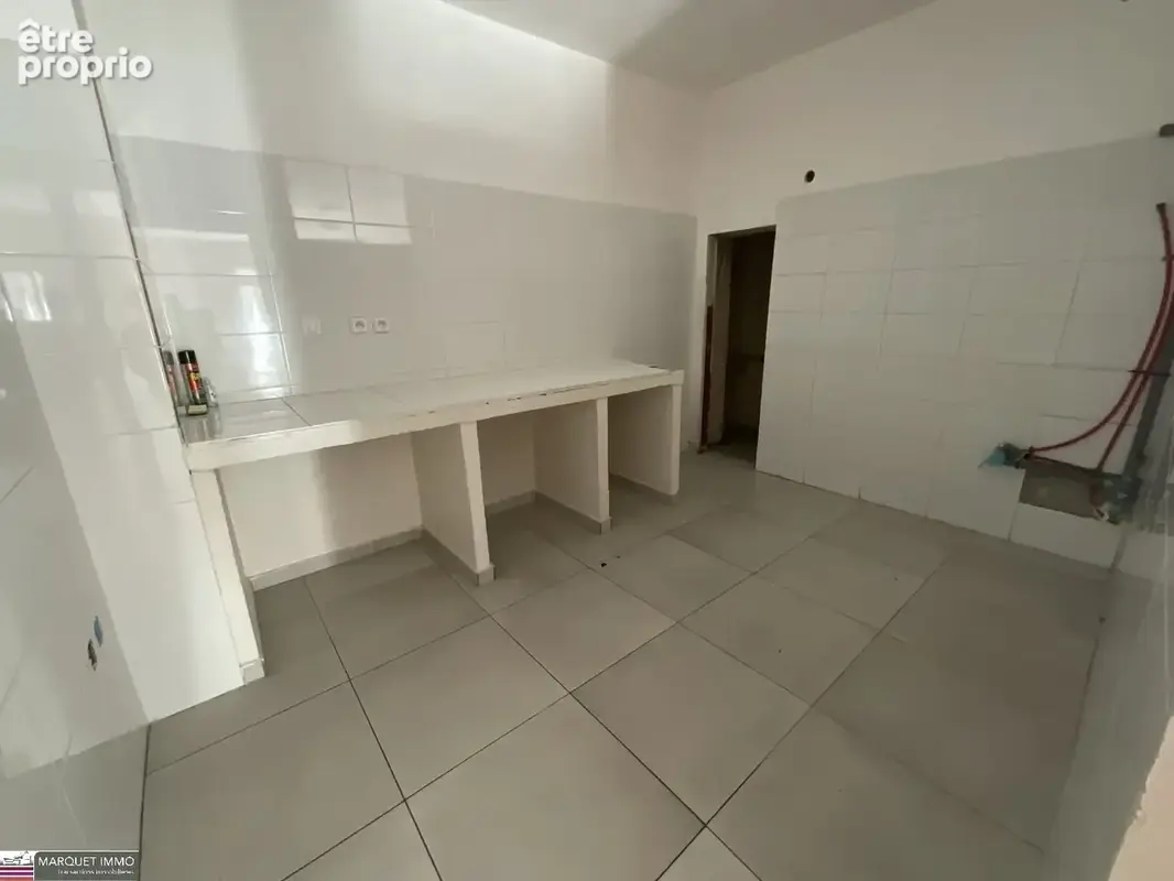 Local commercial ou professionnel offrant 48 m² avec vitrine sur un grand axe de Béziers Font Neuve - photo 4