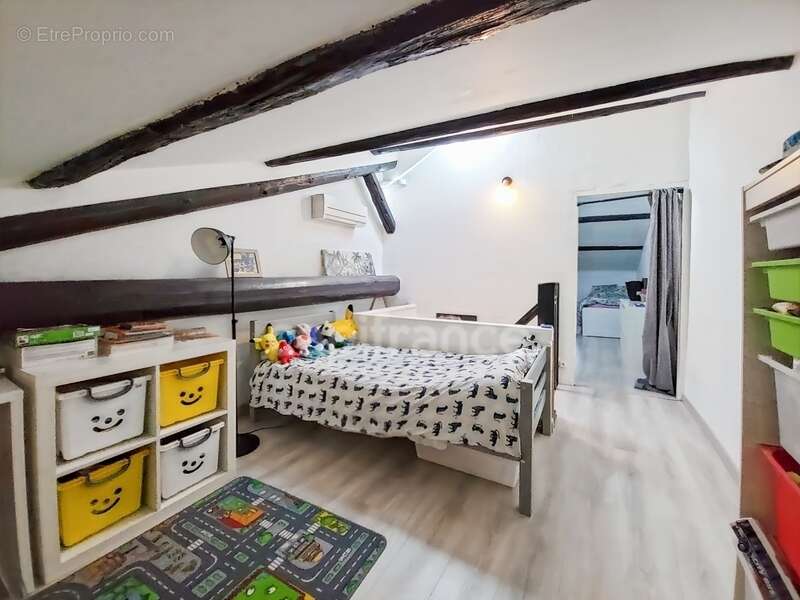 Appartement à VILLENEUVE-LES-AVIGNON