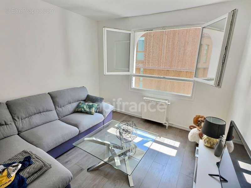 Appartement à vendre 2 pièces 48,70 m² PARIS 20EME ARRONDISSEMENT (75) en excellent état au sein d'une résidence standing - photo 3