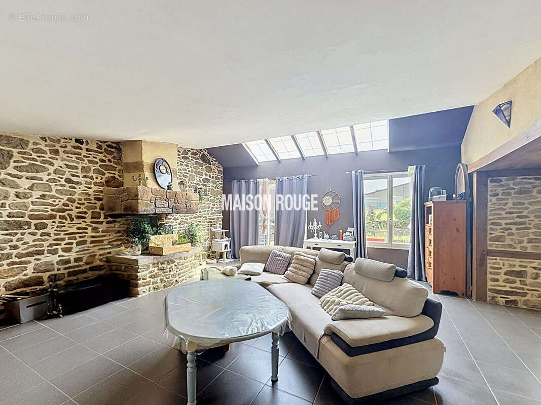 Maison en pierres avec potentiel  d'aménagement sur grand terrain - photo 5