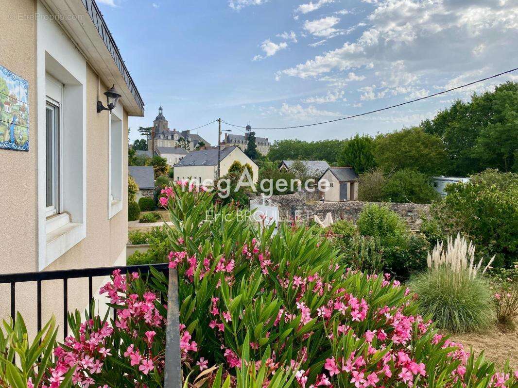 Deux niveaux de vie et jardin en centre-bourg - photo 4