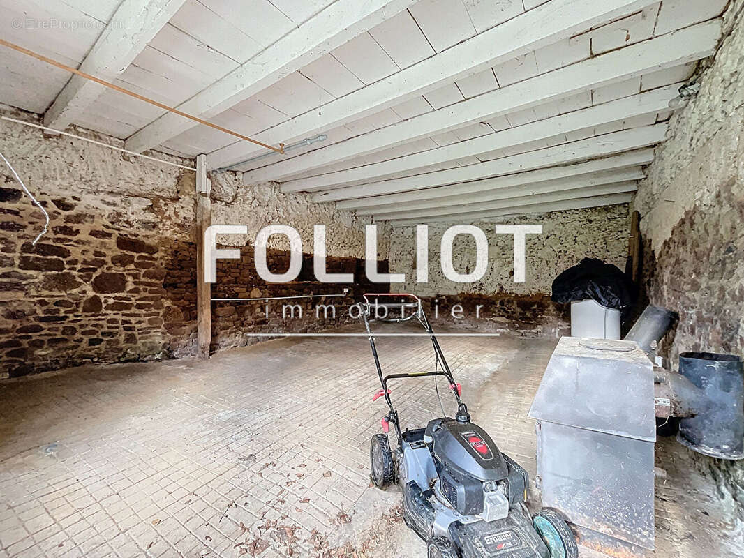 Maison à NOTRE-DAME-DE-CENILLY