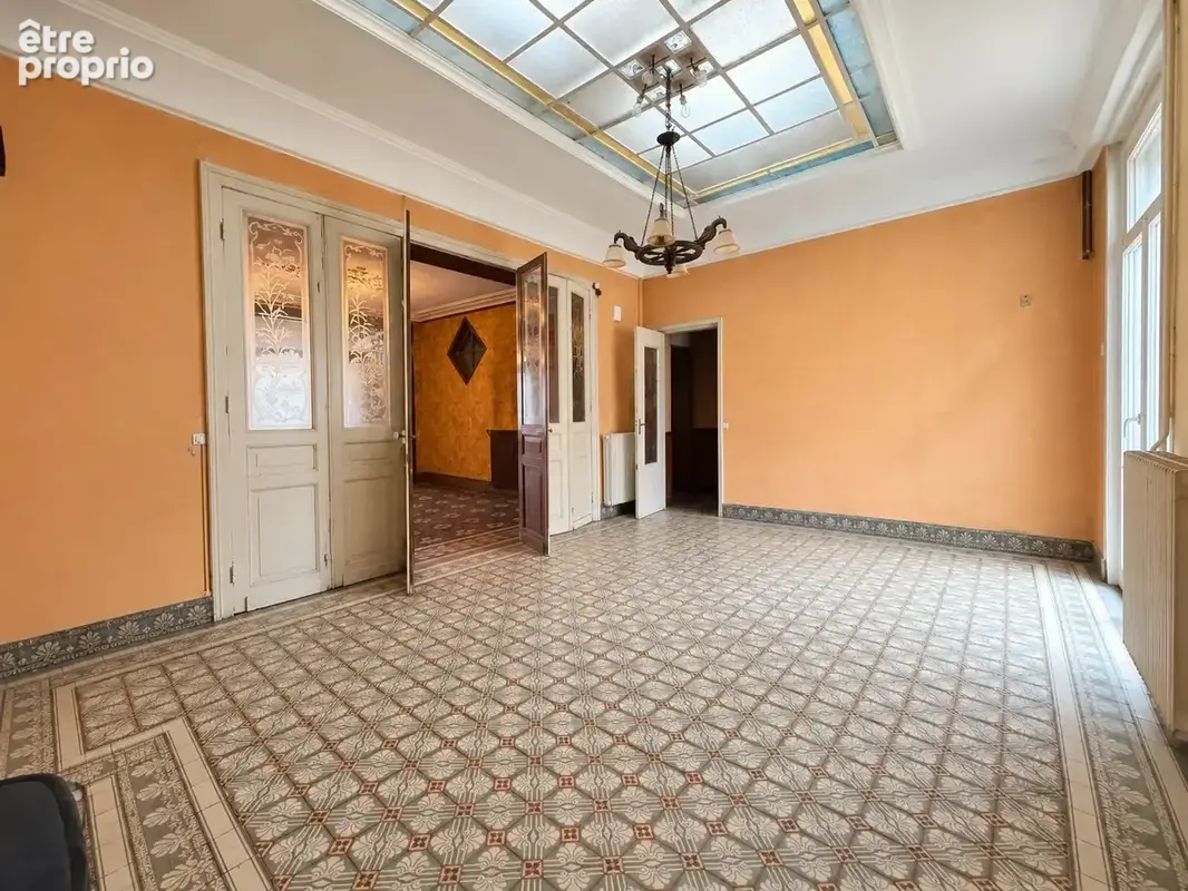 Ensemble immobilier de deux maisons avec jardin et dépendances. - photo 3