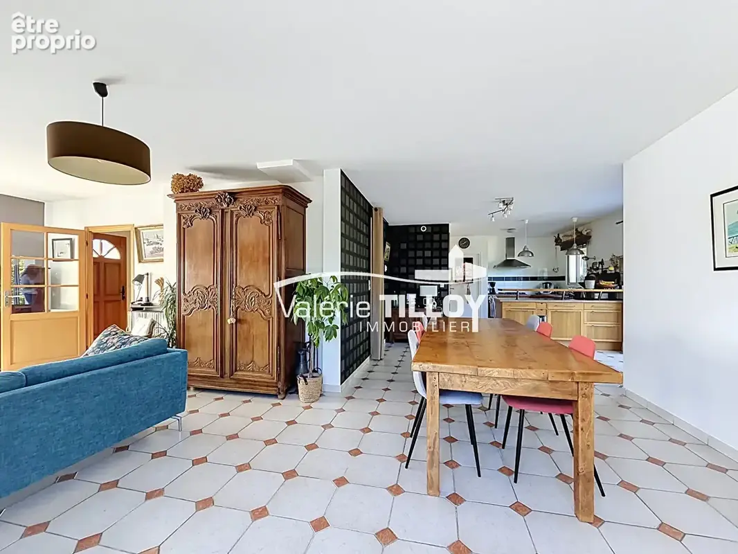 Maison à vendre à Bruz, Bois de Carcé : 138 m², 3 chambres et bureau, séjour de 46 m², jardin sans vis-à-vis, 2 terrasses et gar - photo 3