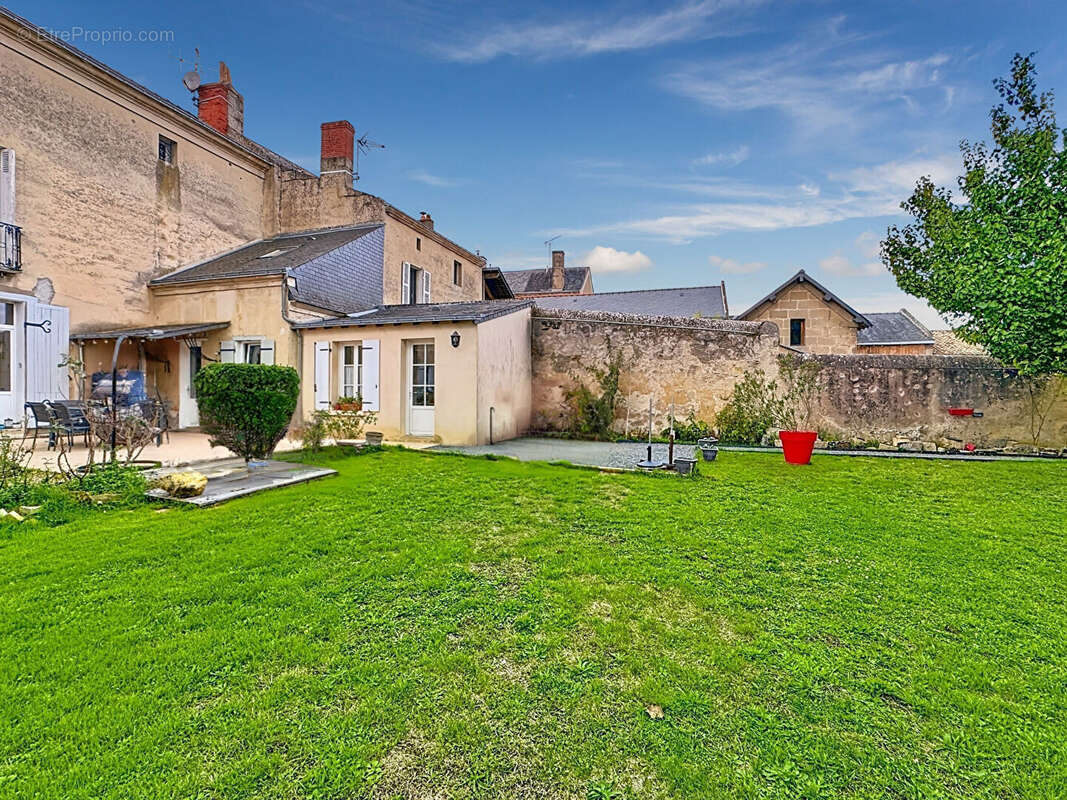 Maison à DOUE-LA-FONTAINE