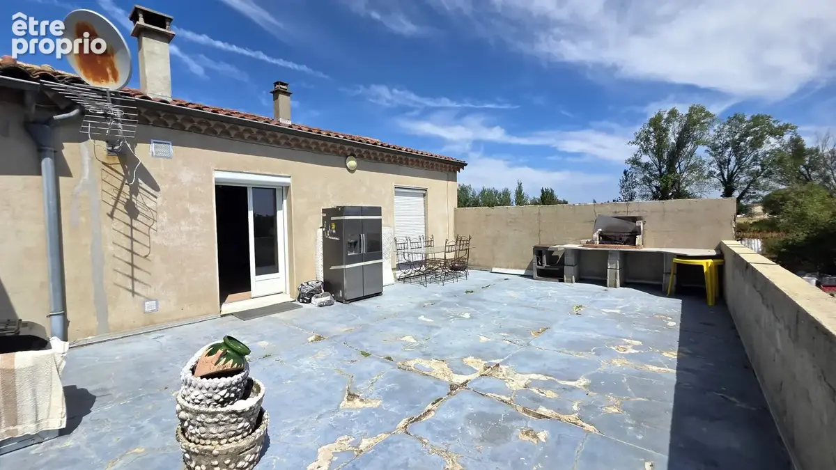 Ensemble immobilier sur plus de 9000m2 de terrain. - photo 3
