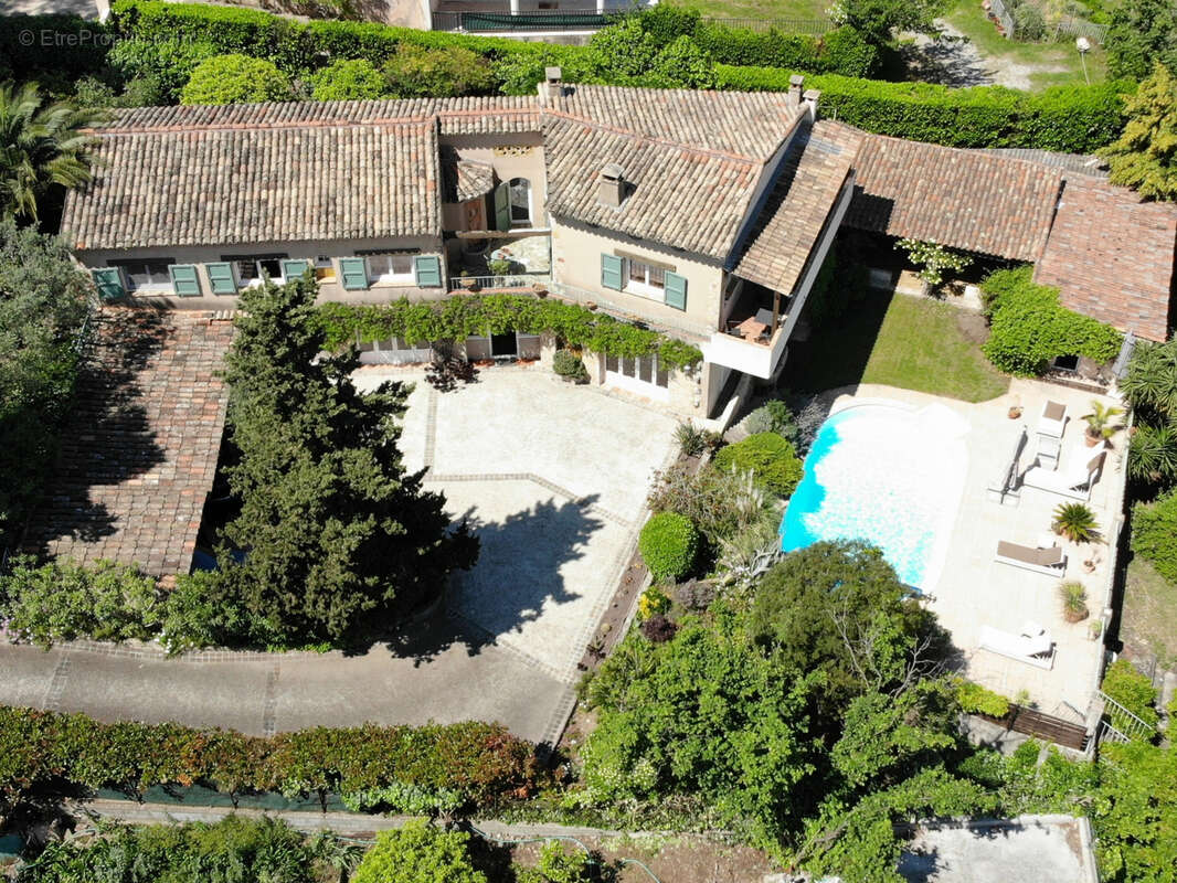 À VENDRE   Villa de charme avec vue mer, piscine chauffée et 6 chambres - photo 2