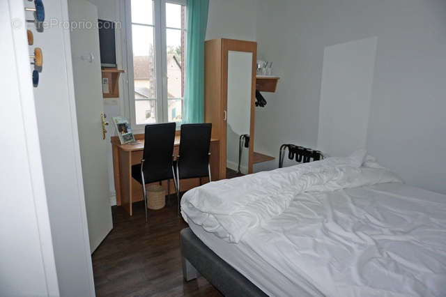 Commerce à JALIGNY-SUR-BESBRE