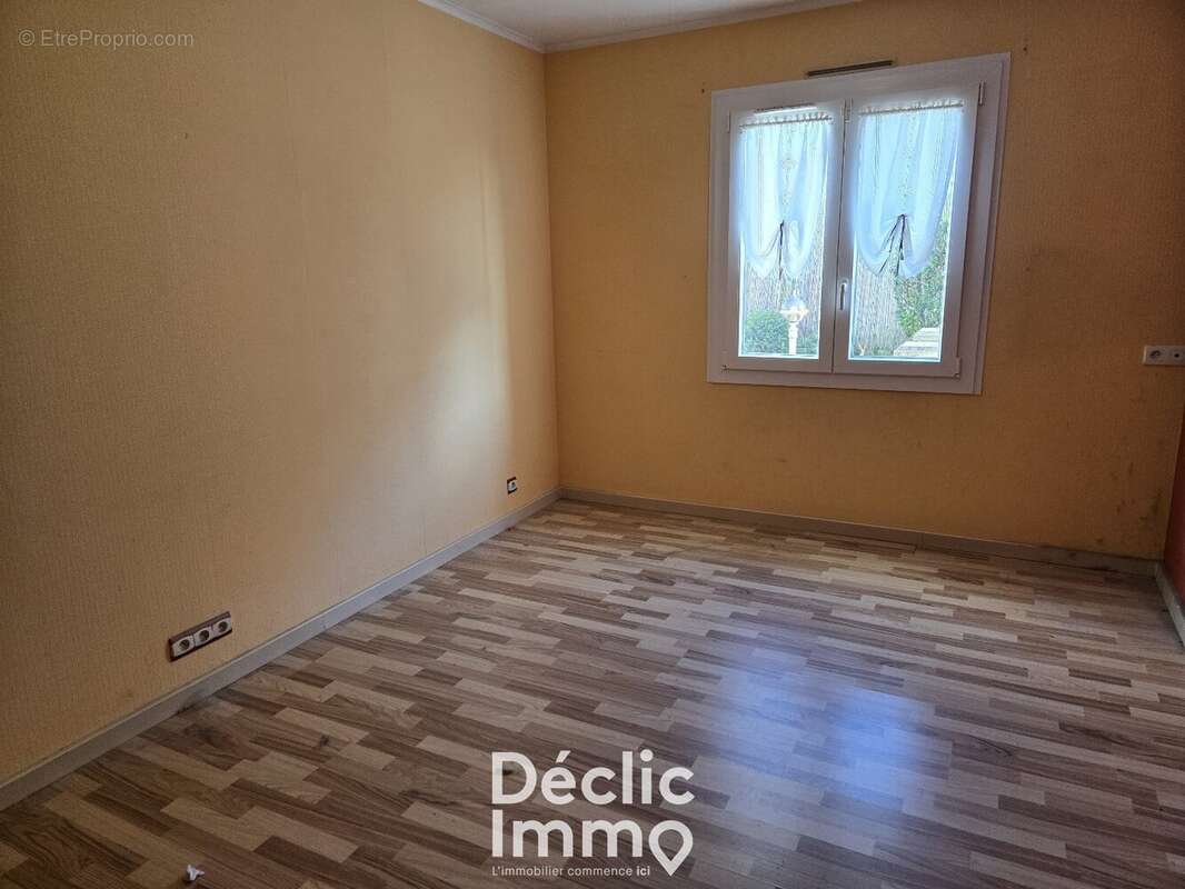 Maison à SAINT-YRIEIX-SUR-CHARENTE