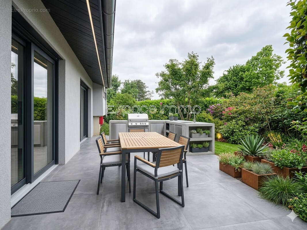 Maison à MONT-SAINT-AIGNAN