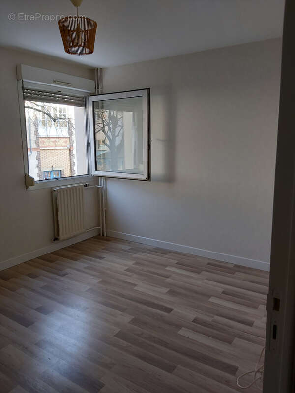 Beau T2 dans Résidence Séniors au cœur du centre ville de Troyes - photo 4