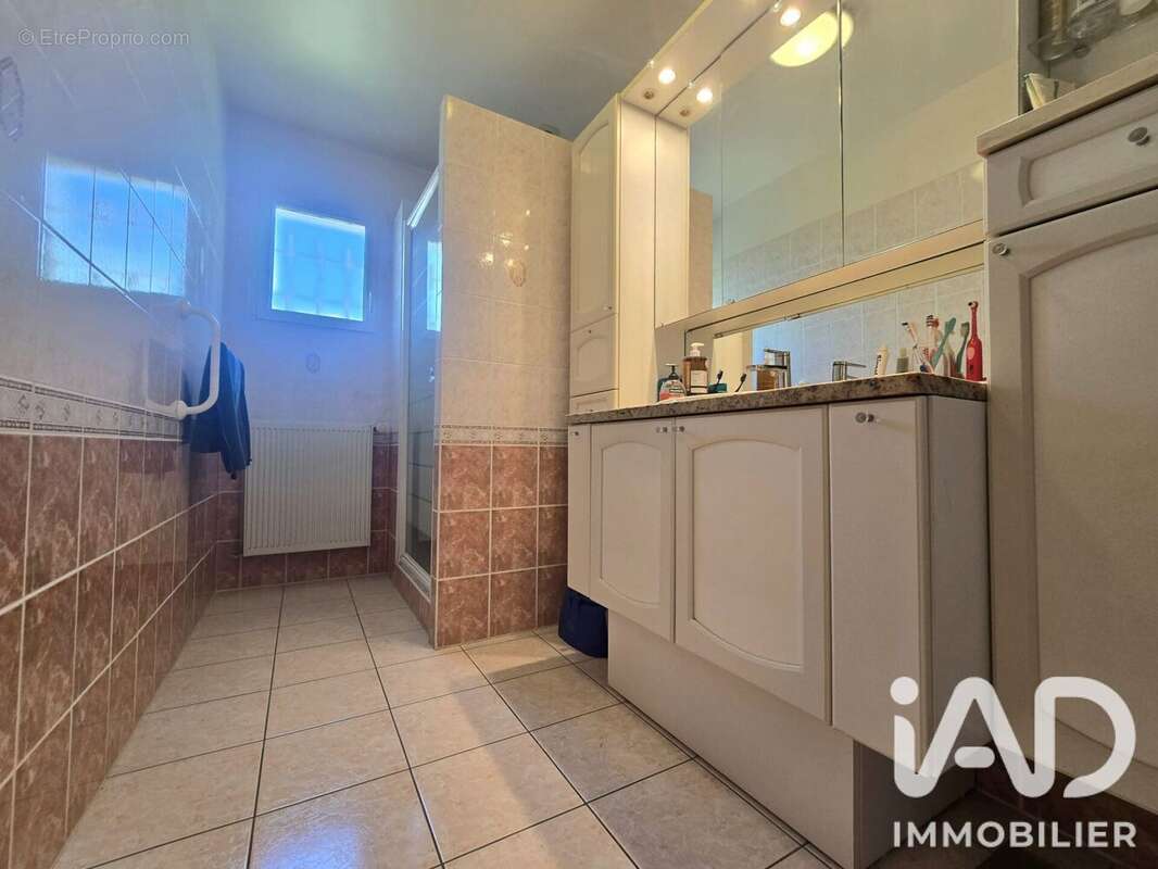 Maison 161 m² à Saint-Maclou  - photo 7