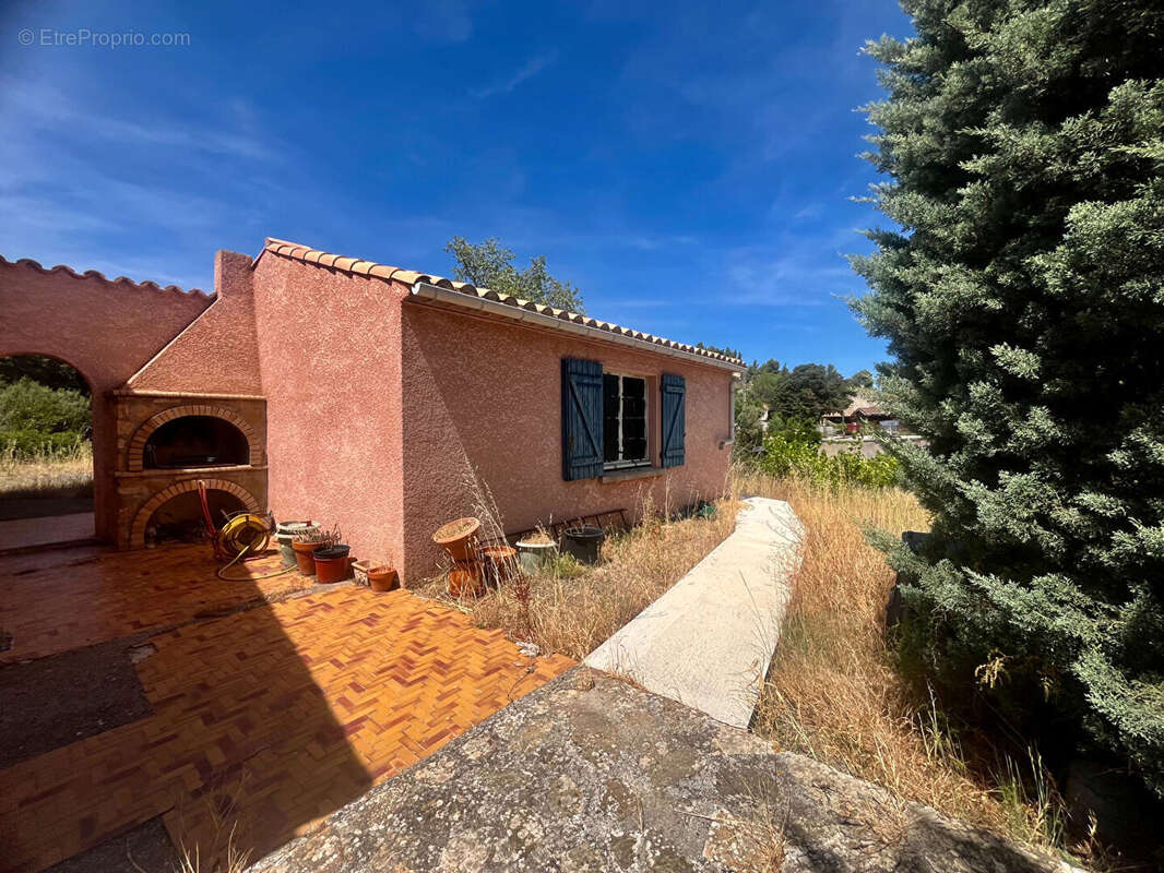 Durban Corbières Maison  de plain pied  avec garage  et  belle vue sur le château - photo 11