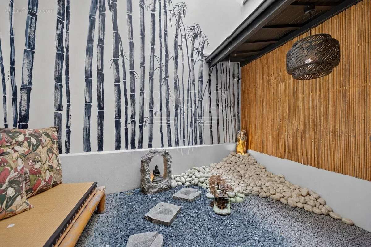 Appartement à PARIS-8E
