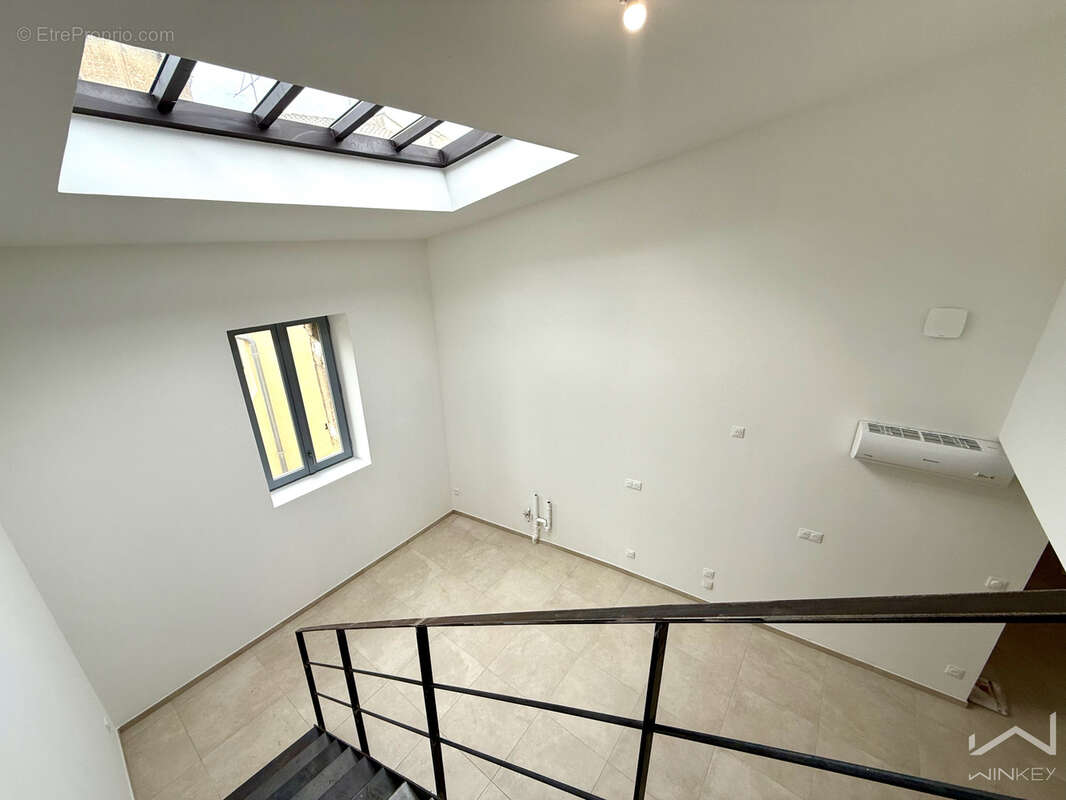 Appartement à SUZE-LA-ROUSSE
