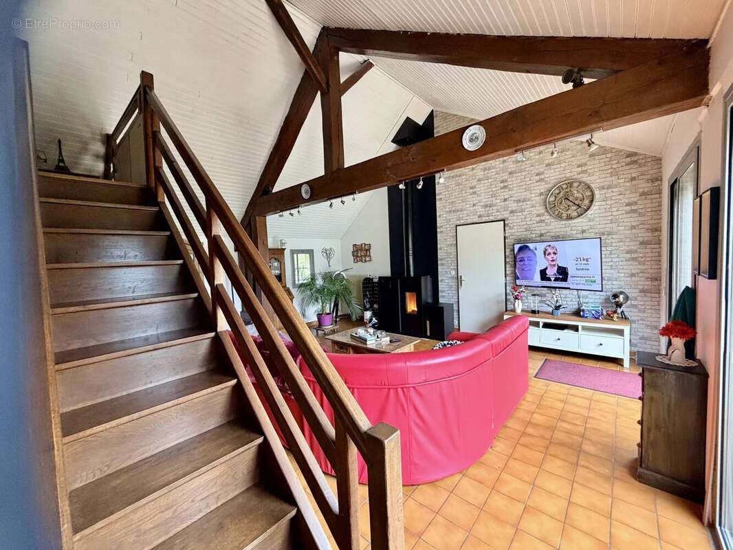 Grande maison dans Bernay - 5-6 chambres - plus de 200m2 d'espace - sous-sol/carport - 808m2 - photo 5