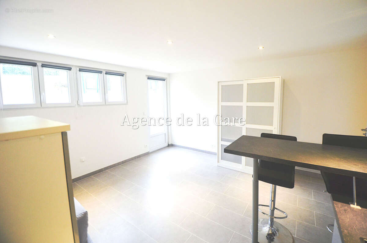 Appartement à SARTROUVILLE