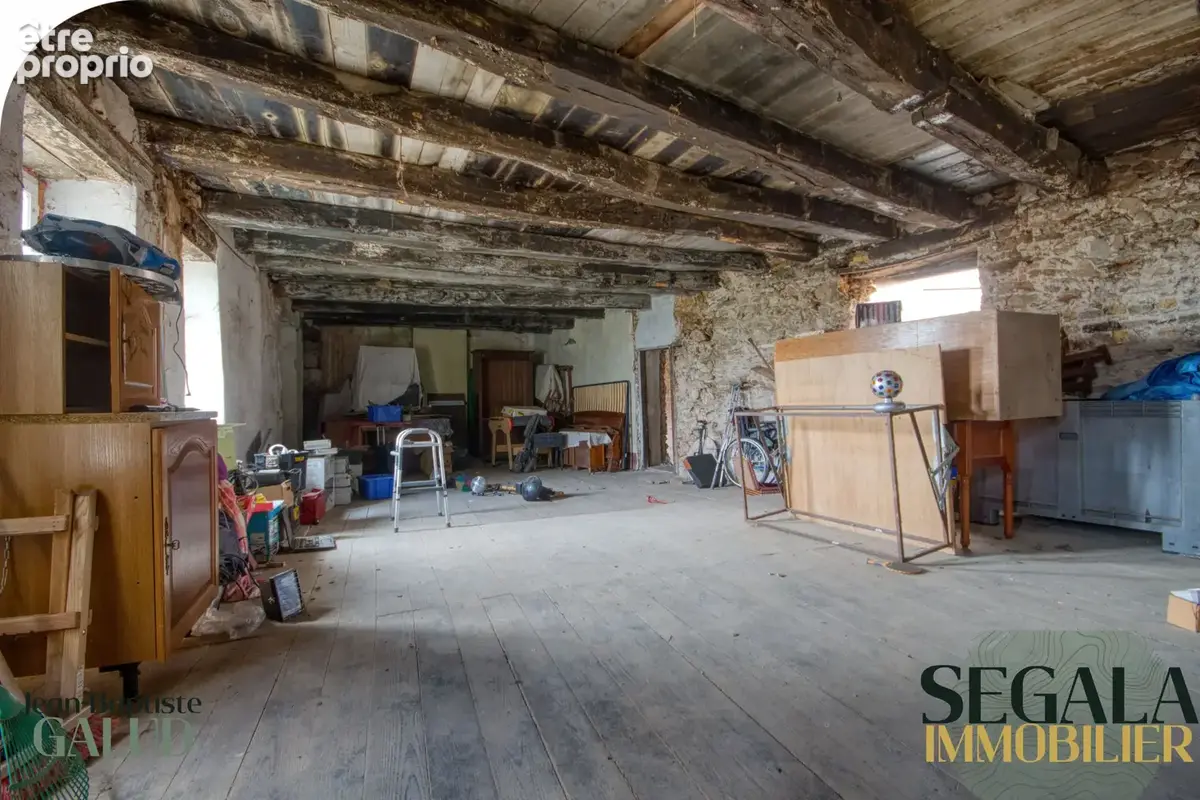 Maison à rénover   250 m2 au sol, cour et jardin constructible - photo 7