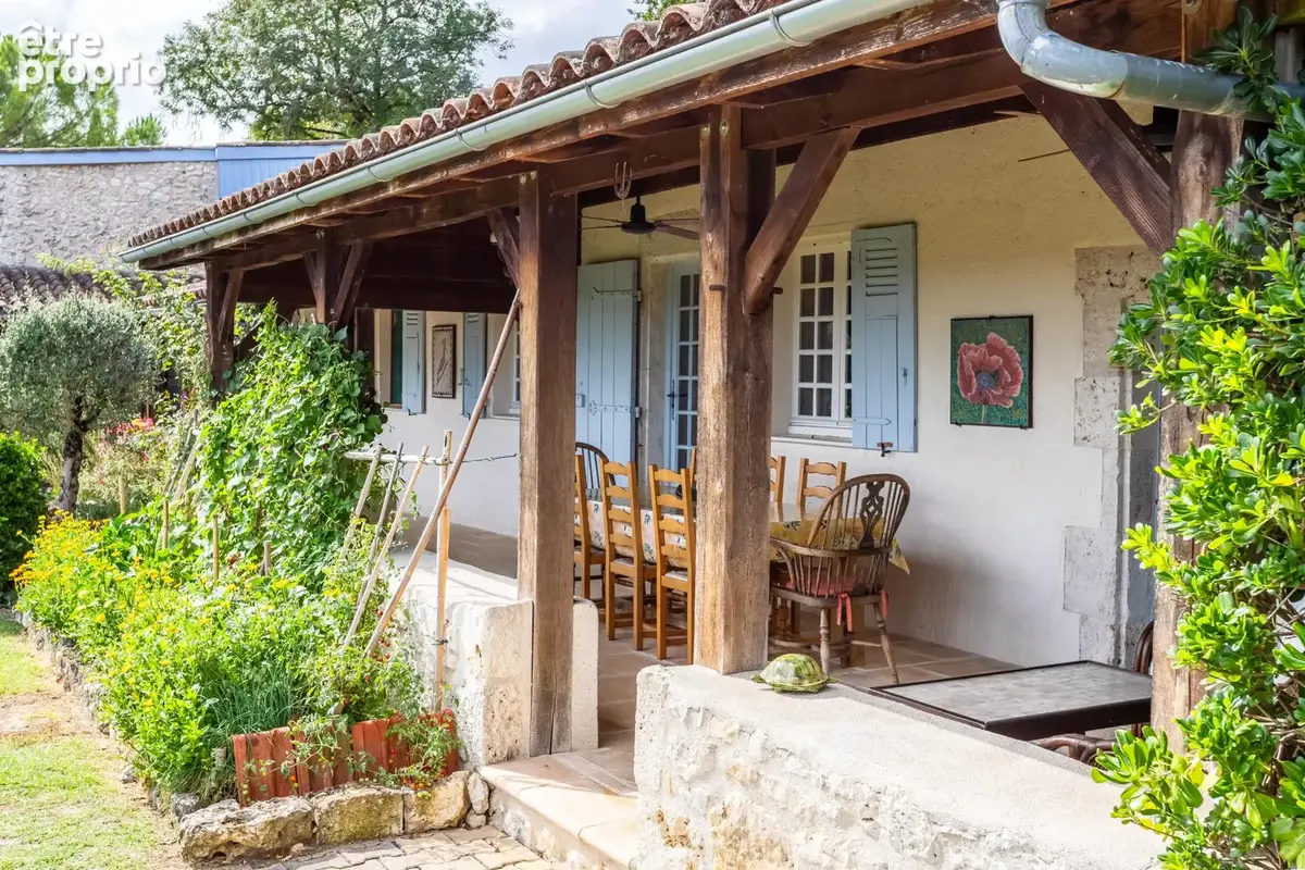 Maison de campagne avec piscine, atelier de poterie, dépendances et garage - photo 33