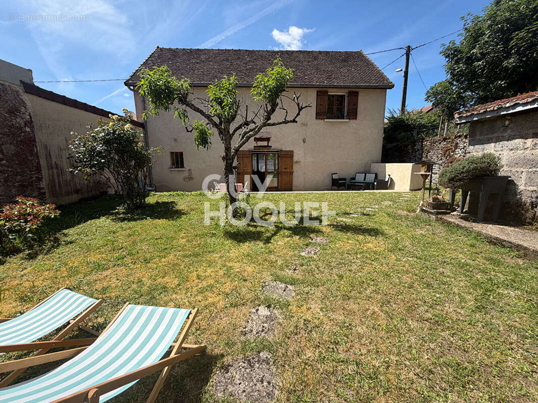 Maison de caractère 135m2 avec jardin et grange - photo 9