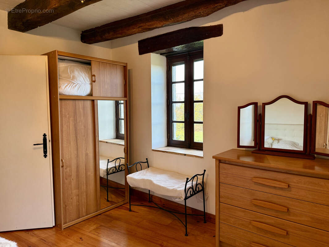 Maison à MONTAIGU-DE-QUERCY