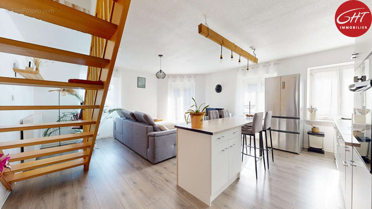 Appartement à HYEVRE-PAROISSE