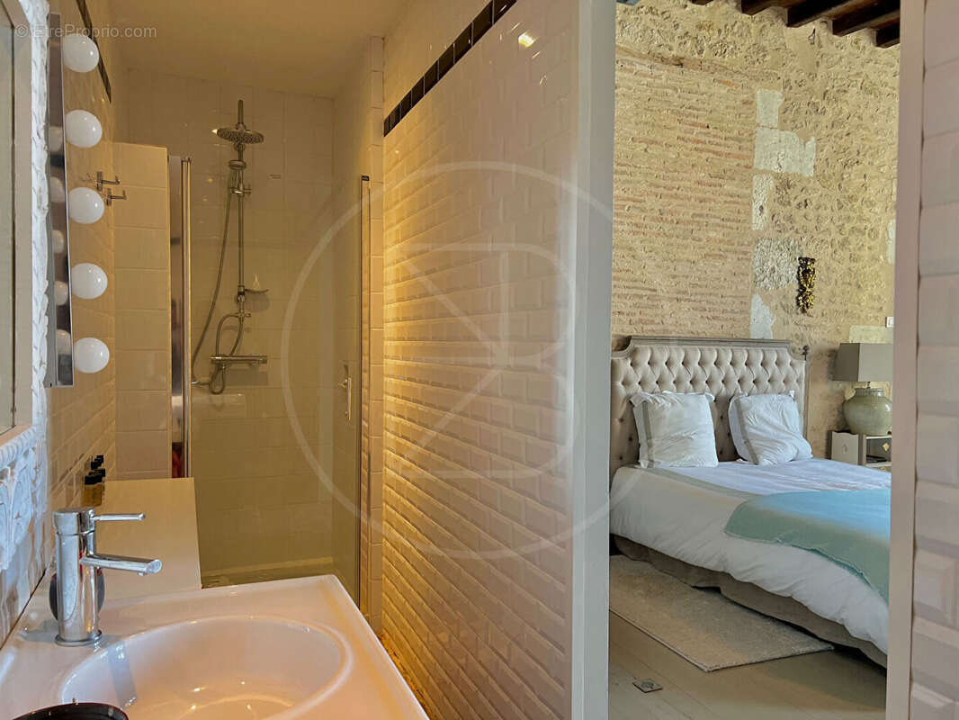 Maison à LAMOTHE-MONTRAVEL