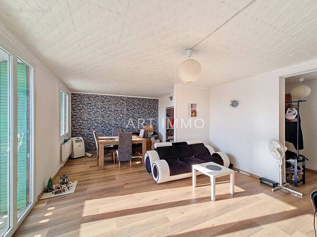 Appartement à LE PONTET