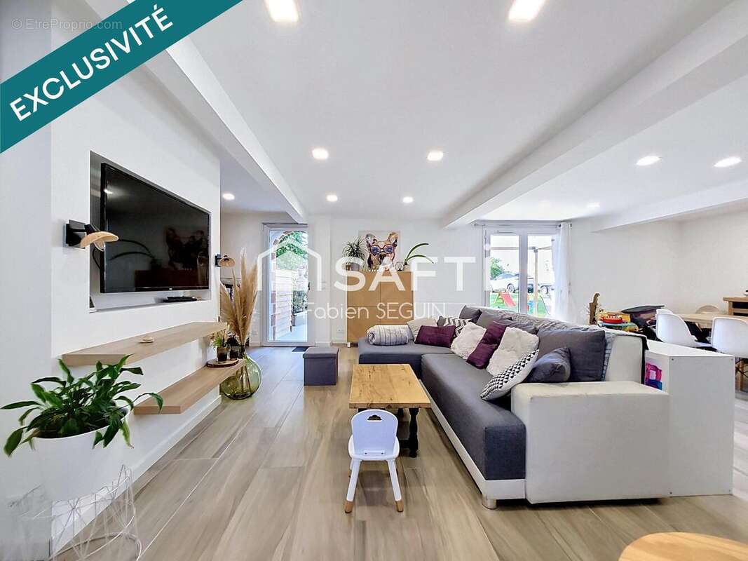 Maison 136 m² à Le Puiset-Dore  - photo 6
