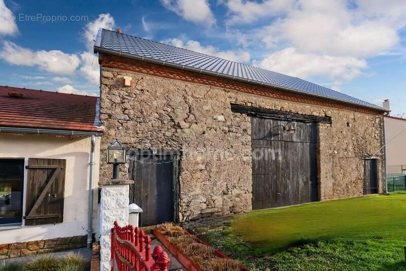 Maison à SAINT-LEGER-MAGNAZEIX