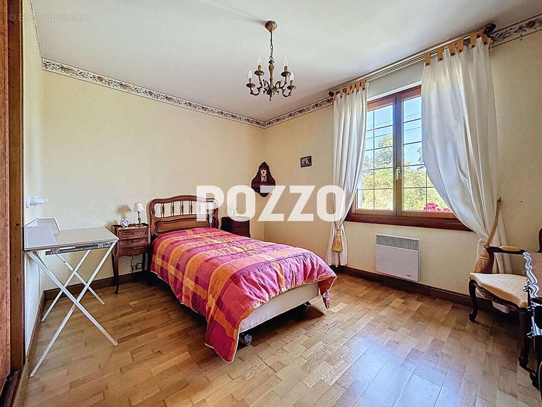 Maison à SAINT-JEAN-DES-CHAMPS