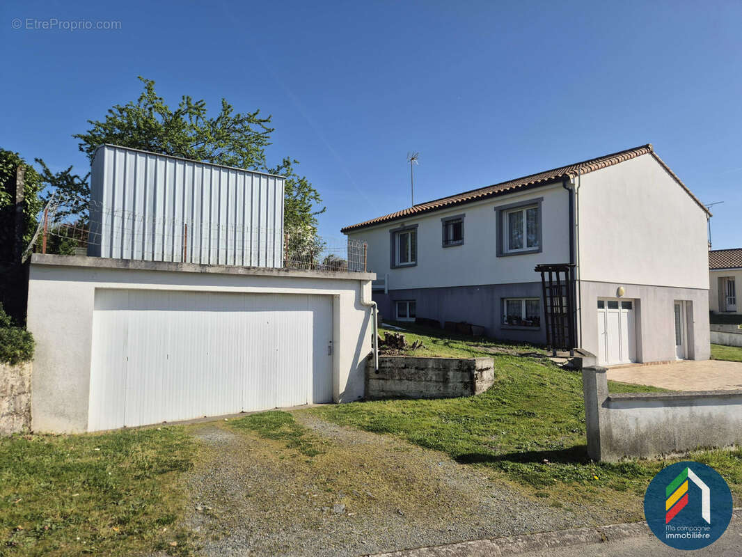 Maison à LA MEILLERAIE-TILLAY