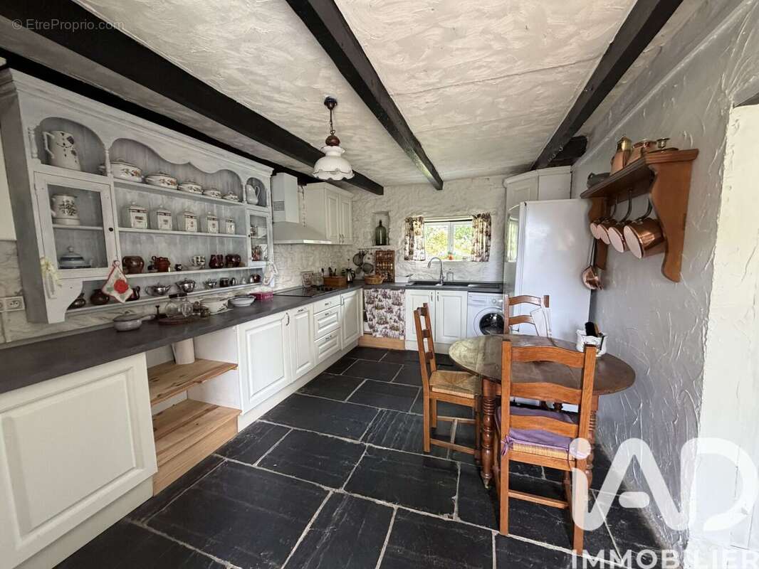 Maison 94 m² à Roudouallec  - photo 5