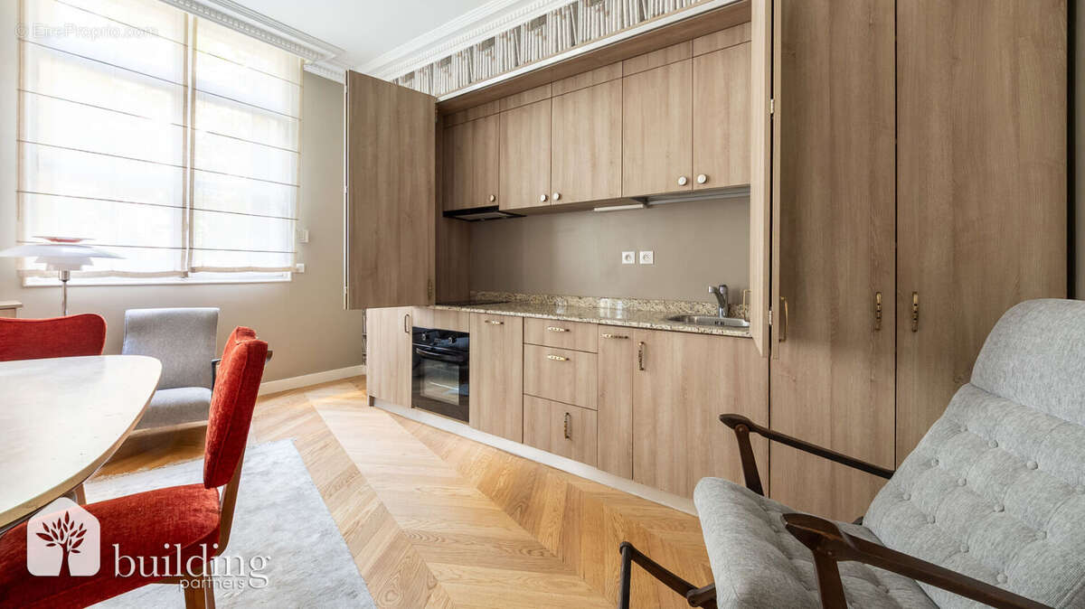 Appartement à PARIS-16E