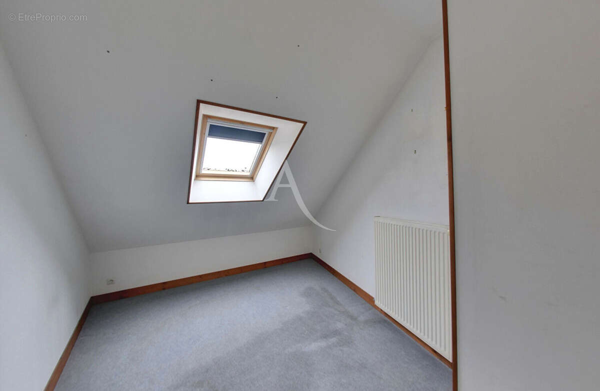 Maison à MAILLY-LA-VILLE